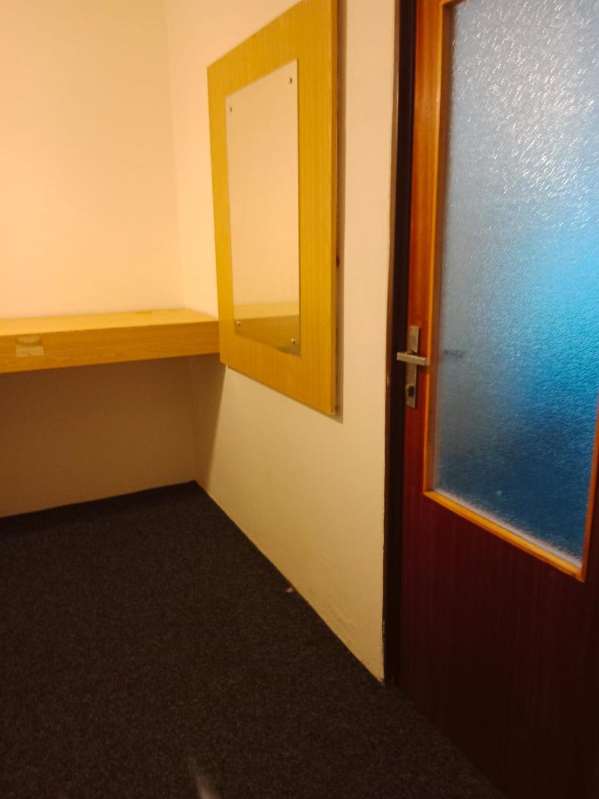 Tvm Tower Modrany Vandrehjem Prag Eksteriør billede